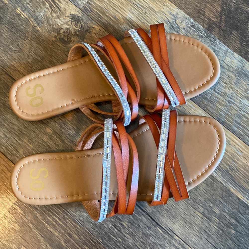 NWOT SO faux leather sandals size small (5/6)